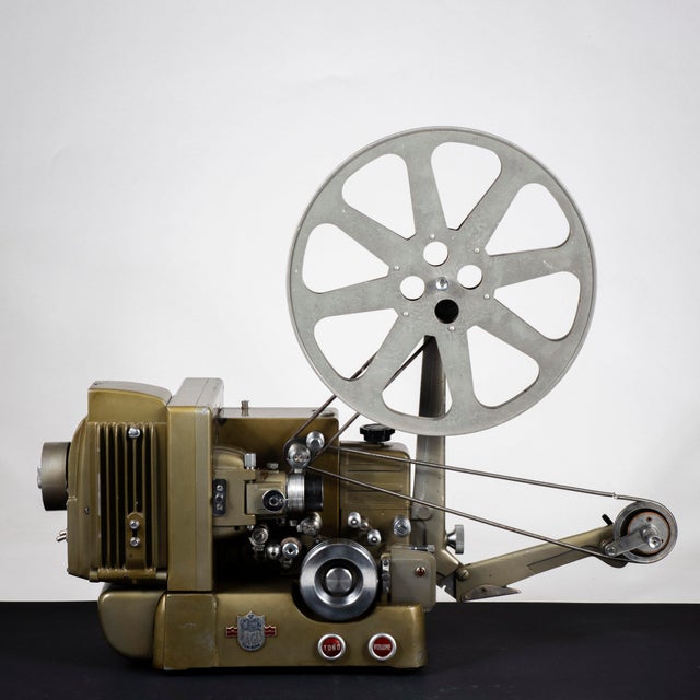 Gray 16mm Magis Rome Projector For Sale - Image 8 of 18