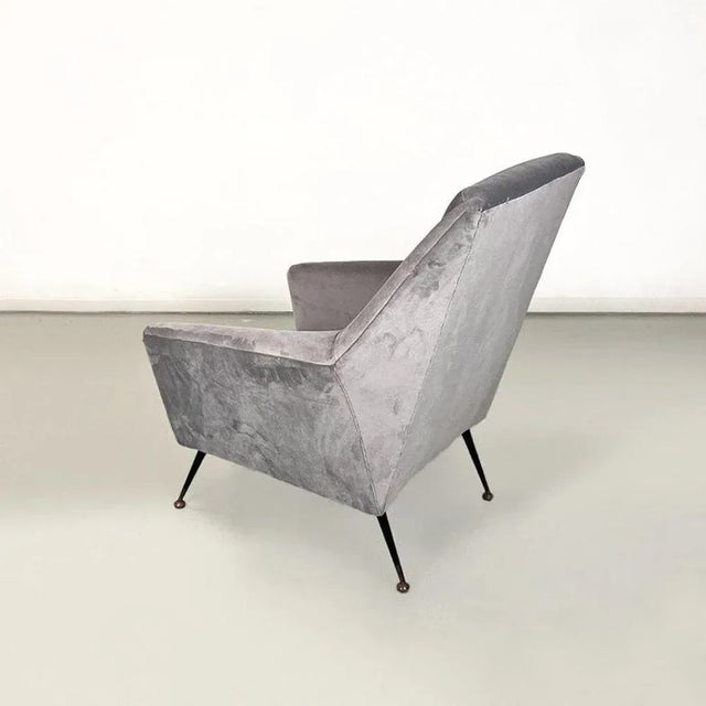 Metal Italian Modern Armchair in Light Gray Velvet with Black Metal Legs, 1960s For Sale - Image 7 of 10
