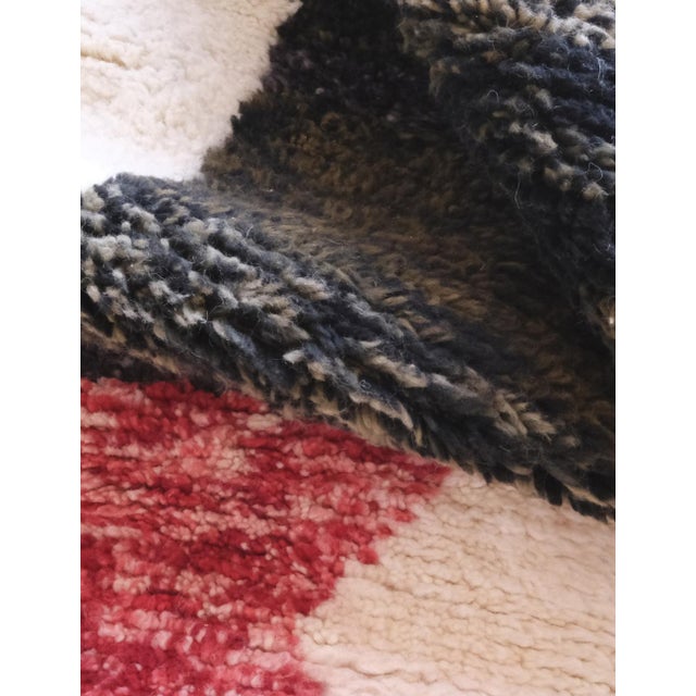 Moroccan Contemporary Wool Rug - 8.3 X 5.8 Ft For Sale - Image 10 of 10