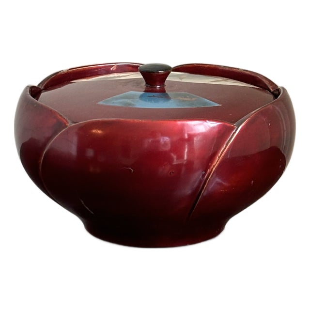 Mid-20th Century Japanese Lacquerware Lidded Box For Sale