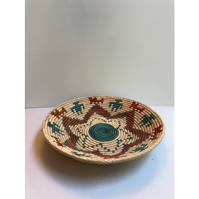 Vintage 1980s Tribal Weaving Coiled Handmade Boho Basket 16" Diameter Southwestern Home Decor For Sale In New York - Image 6 of 11
