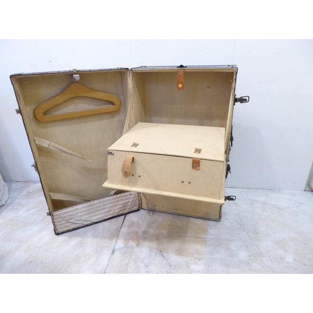 Early 20th Century Vintage French Leather Trunk For Sale - Image 5 of 10