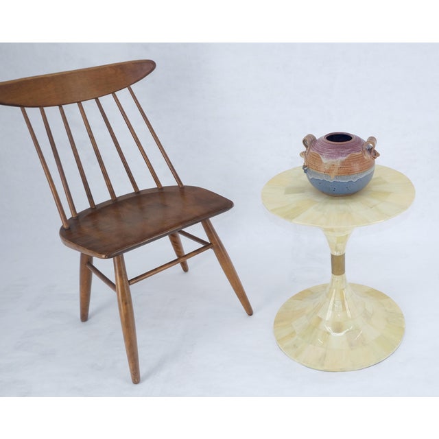 18" Round top Mother Of Pearl Veneer Tulip Base Side End Table Stand MINT For Sale - Image 6 of 6