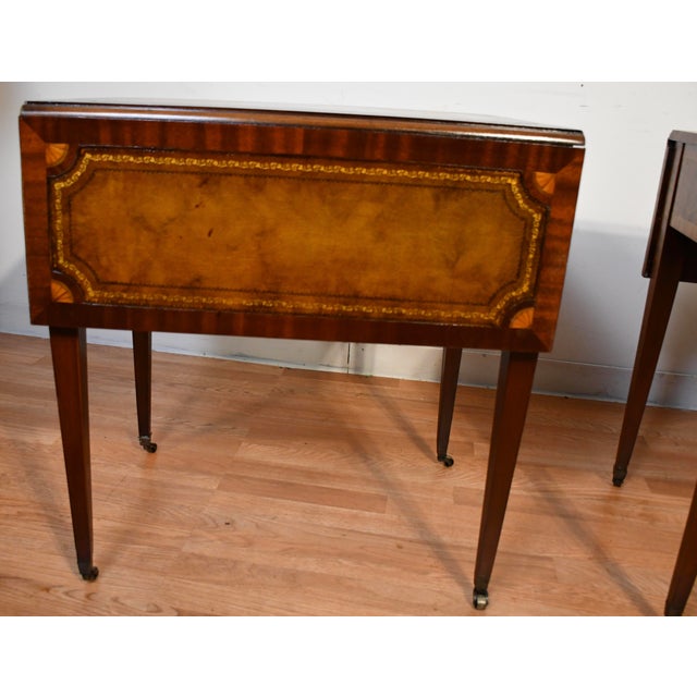 1930s English Hepplewhite Mahogany Satin Wood Inlay Leather Top Drop-Leaf Pembroke Side Tables For Sale - Image 6 of 18