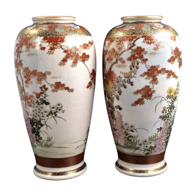 Discover the refined beauty of late Meiji period Japanese art with this superb pair of Satsuma vases by Maruni of Kobe....
