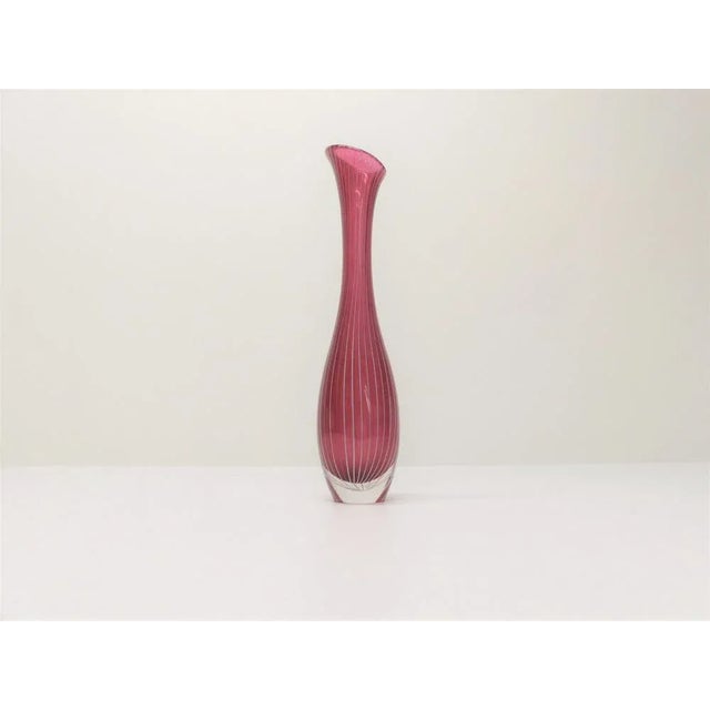 Glass Scandinavian Pink Glass Tulip Vase with Fine White Canes attributed to Vicke Lindstrand for Kosta Boda, 1960s For Sale - Image 7 of 7
