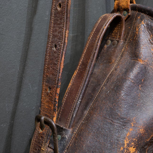 Wood Antique Leather Walking Golf Bag With Hickory-Shaft & Steel Vintage Clubs c.1920-1945 For Sale - Image 7 of 8