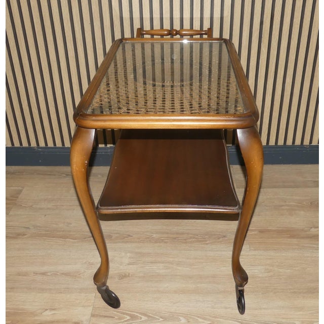 Chippendale Style Serving Bar Cart in Wicker and Glass, 1960s For Sale - Image 4 of 10