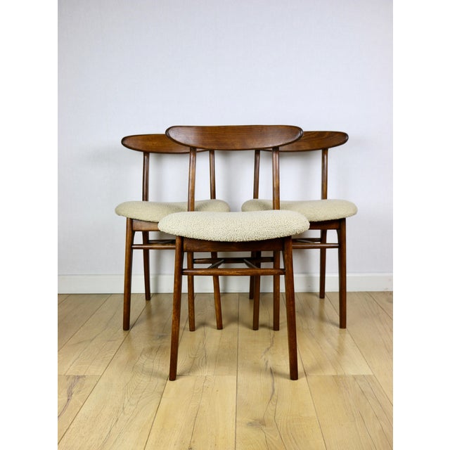 Vintage Beige Boucle Chairs from Rajmund Hałas, 1970s, Set of 3 For Sale - Image 3 of 18