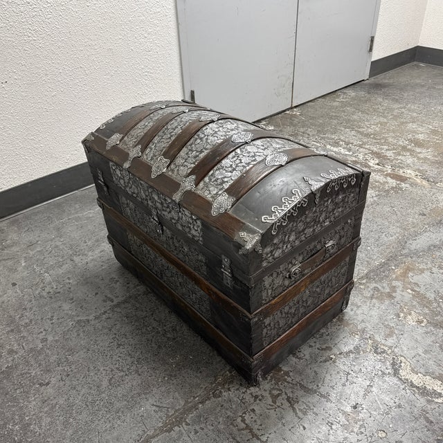 Dome Top Steamer Trunk, 19th Century For Sale In San Francisco - Image 6 of 12