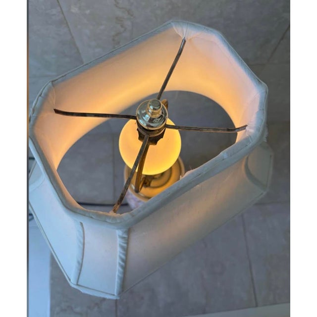 Vintage Mid-Century Chinoiserie Famille Rose Porcelain Table Lamp For Sale In New York - Image 6 of 6