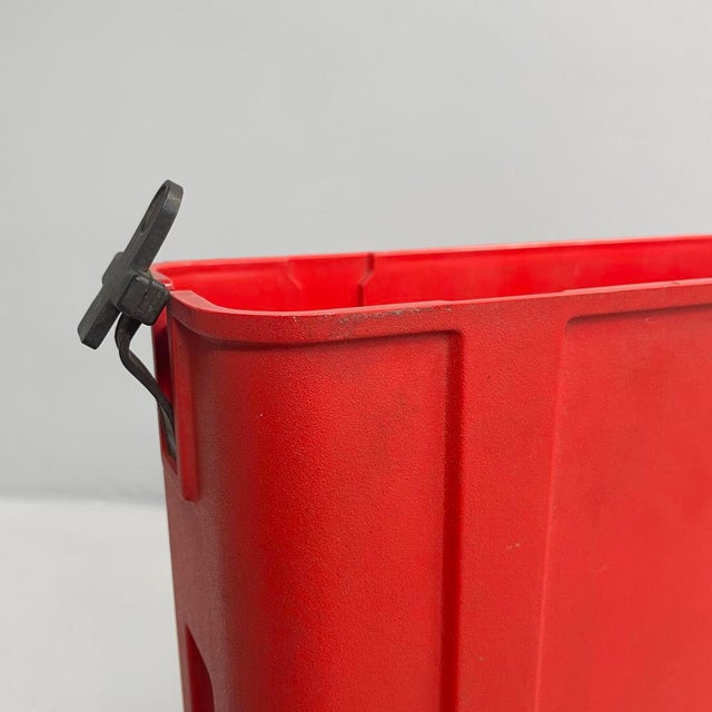 Italian Modern Typewriter by Ettore Sottsass for Olivetti, 1970s For Sale - Image 10 of 17