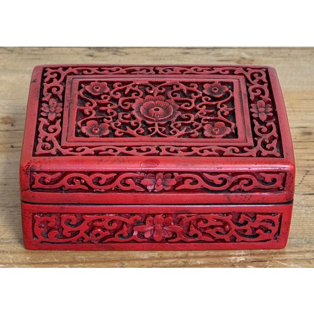Chinoiserie Vintage Chinoiserie Carved Wood Lidded Box For Sale - Image 3 of 9