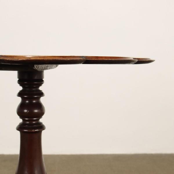 Side Table in Mahogany For Sale - Image 5 of 9