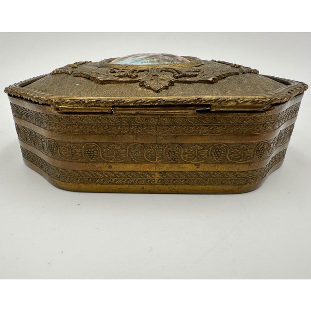 French Bronze Casket with Miniature, 19th Century, in Flawless conditions. Designed before 1890