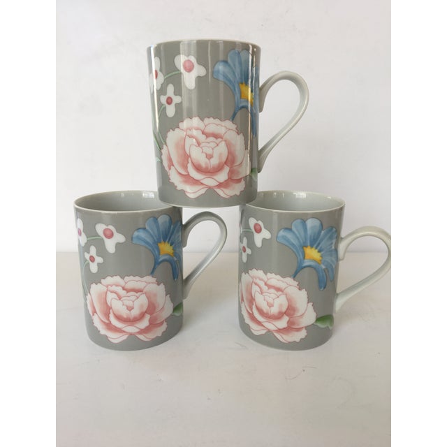 Set of Three - Fitz and Floyd Mugs in "Chanson Des Fleurs" Pattern Made in Japan For Sale - Image 12 of 12