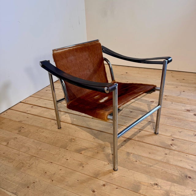 LC1 Sling Chair by Le Corbusier, Pierre Jeanneret and Charlotte Perriand for Cassina For Sale - Image 4 of 7