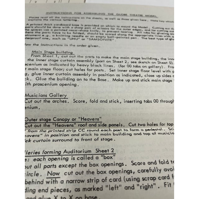 Shabby Chic 1960s Vintage Shakespeare's Globe Theater Model Kit For Sale - Image 3 of 9