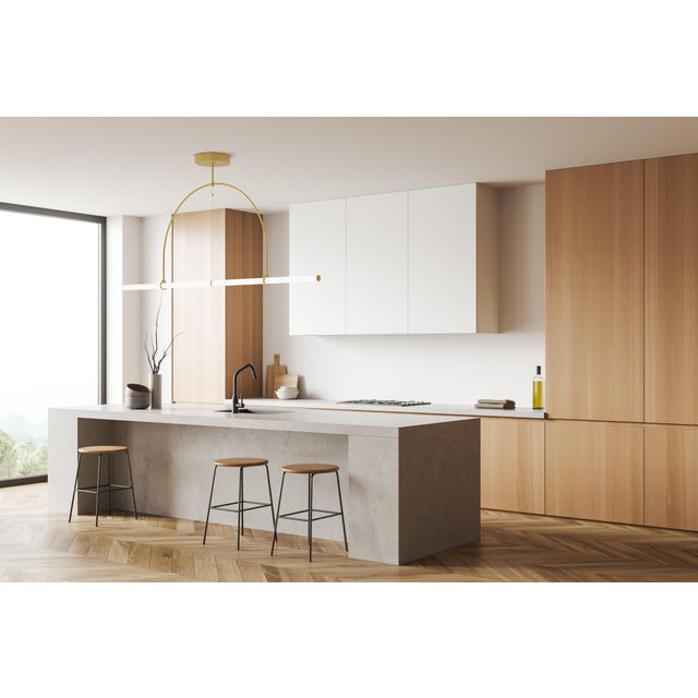 Contemporary Linear Light LO015_ARC in Satin Brass by Naama Hofman For Sale - Image 3 of 4