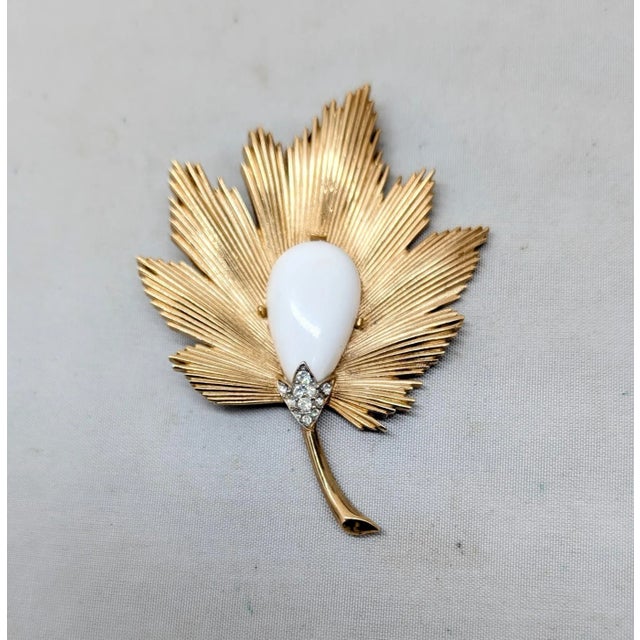 Mid-Century Modern Vintage 1960s Signed Crown Trifari White Rhinestone Leaf Brooch For Sale - Image 3 of 7
