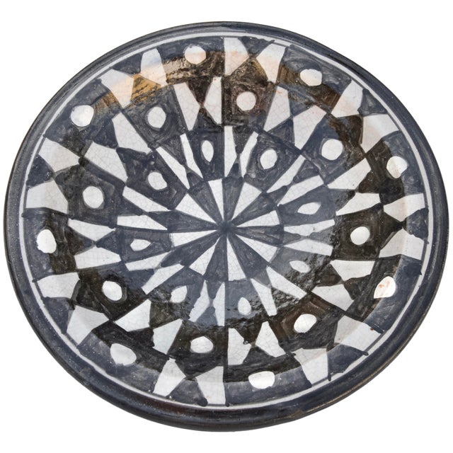 Moroccan Late 19th Century Handmade Moroccan Ceramic Wall Plate With Judaical Motif For Sale - Image 3 of 7