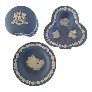 Early 20th Century Wedgwood Blue Jasperware Trinket Dishes - Set of 3 For Sale