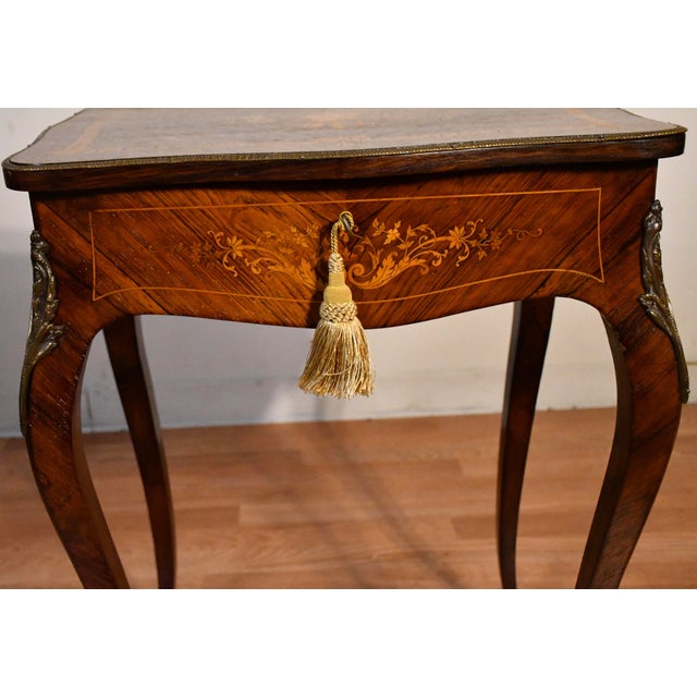1890s Antique French Louis XV Rosewood Satin Wood Inlay Makeup Vanity Table Accent Table For Sale - Image 6 of 15