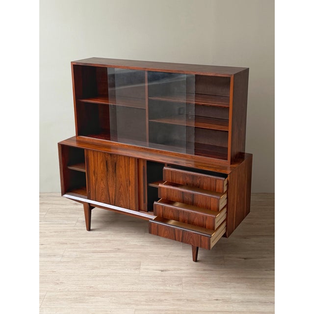 Maurice Villency Danish Modern Rosewood Two-Piece Sideboard and Hutch by Hundevad & Co. For Maurice Villency For Sale - Image 4 of 12