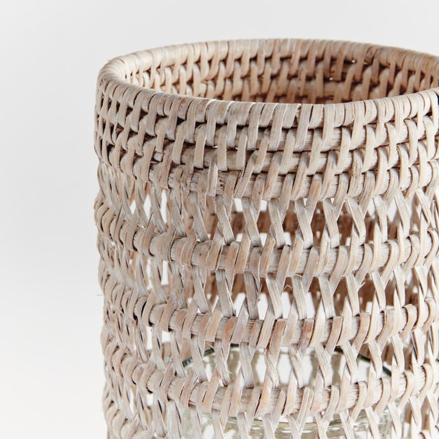Kenneth Ludwig Chicago Burma Rattan Hurricane Small For Sale - Image 4 of 5