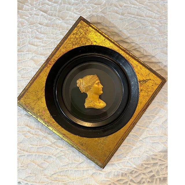 Portraiture 4-Pc European Classical Medallion Wall Art Set For Sale - Image 3 of 7
