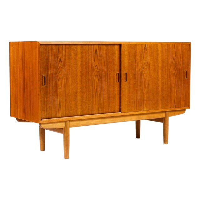 1960s Danish Modern Mid Century Teak Credenza Sideboard— Borge Mogensen for Søborg — Sliding Doors For Sale
