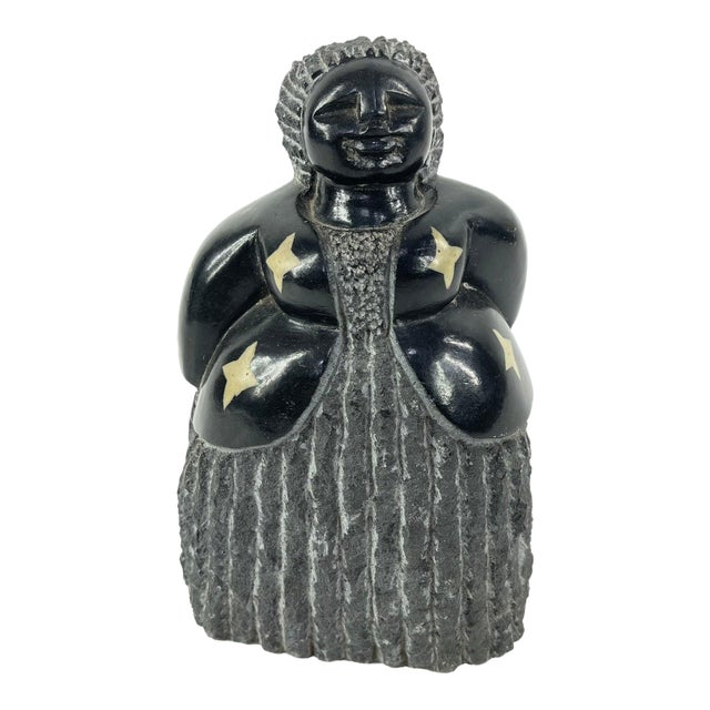 Early 20th Century Shona Stone Woman Sculpture In The Style of Colleen For Sale