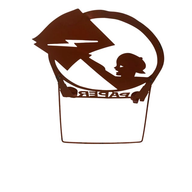 Art Deco 1930s American Art Deco Machine Age Metal Holder Depicting a Newsboy For Sale - Image 3 of 7