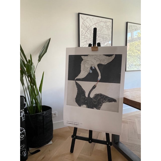 Abstract Hilma Af Klint (1862-1944), Svanen. Nr 1, 1915, Copyright Stiftwlsen Hilma Af Klints Verk 2022 Reproduction, Printed in Sweden For Sale - Image 3 of 18