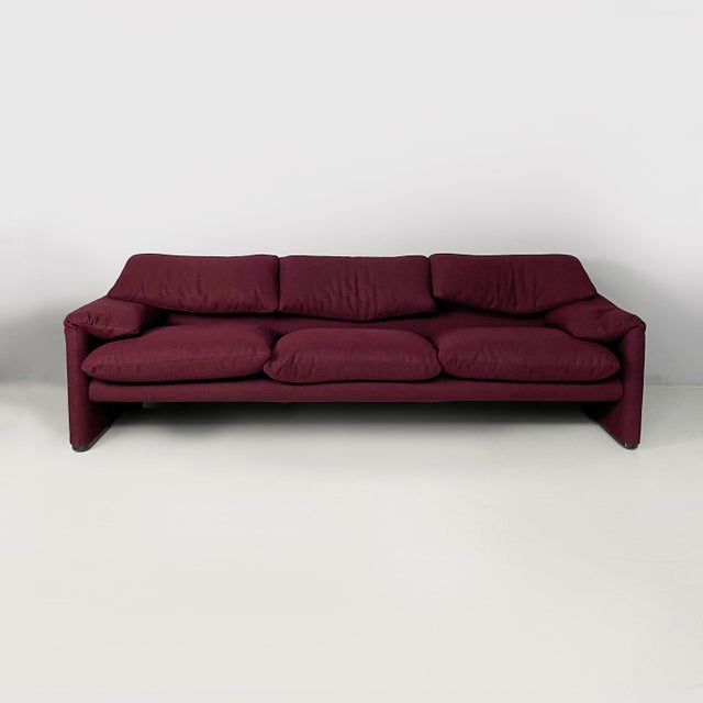 Italian modern burgundy fabric sofa Maralunga by Vico Magistretti for Cassina, 1970s Three-seater sofa model Maralunga in...