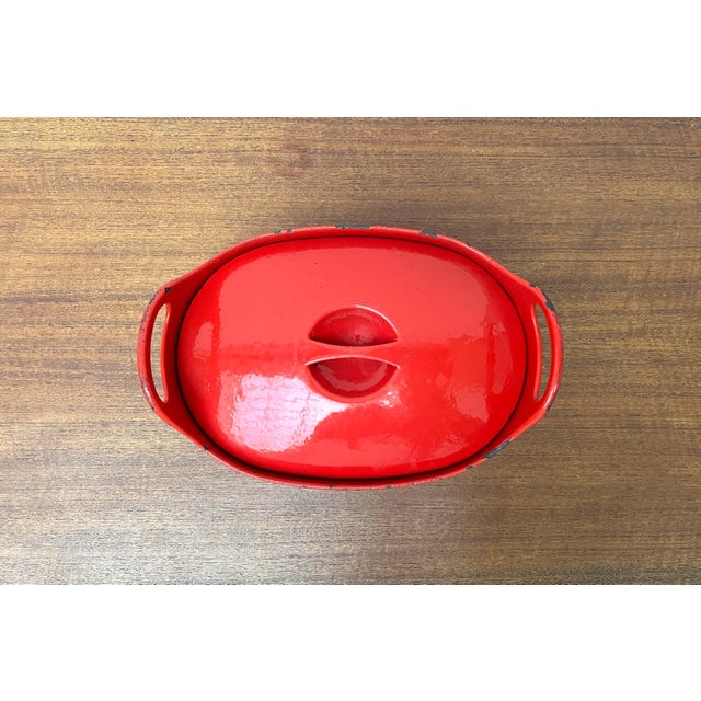 Mid-Century Modern Red Enamel Cast Iron Pot by Timo Sarpaneva for Rosenlew of Finland, 1960s Original old version from...