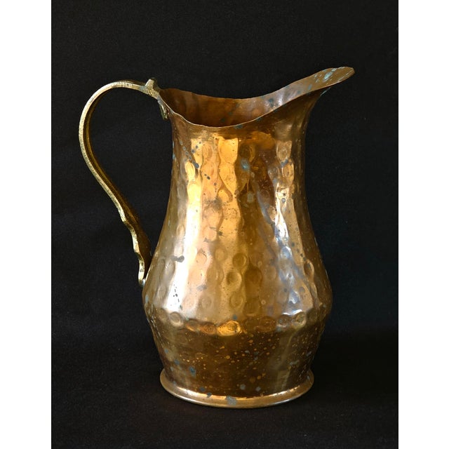 Vintage French Hammered Copper Pitcher W/ Brass Handle – Rustic Farmhouse Vase 8” For Sale - Image 4 of 9