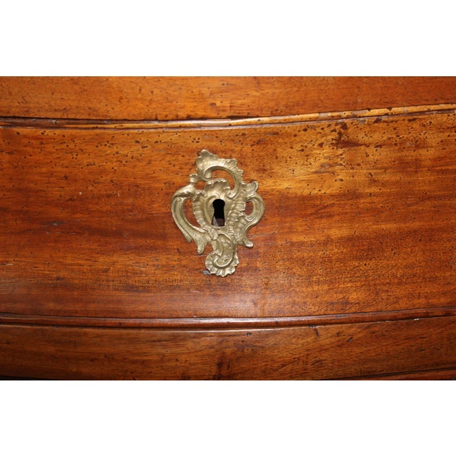 Antiquue Walnut Tomb-Shaped Commode, 1700s For Sale - Image 15 of 16