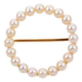 1980s Tiffany & Co. Pearl 14k Yellow Gold Circle Brooch For Sale