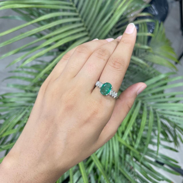 Modern Mid Century Style 2.54 Ct Oval Emerald & Marquise Diamond Ring in 925 Silver Size 8 For Sale - Image 4 of 14