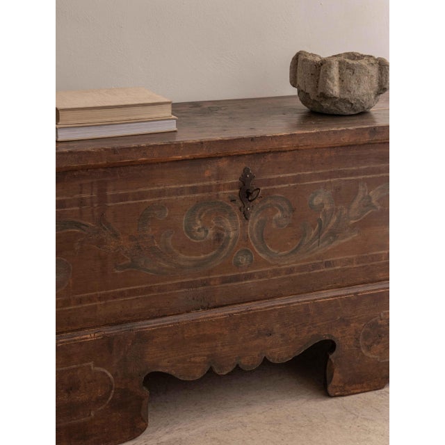 French Trunk, Alsace, 18th Century For Sale - Image 5 of 9