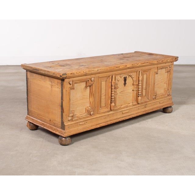 18th Century Dutch Baroque Style Pine Mule Blanket Chest For Sale - Image 4 of 18