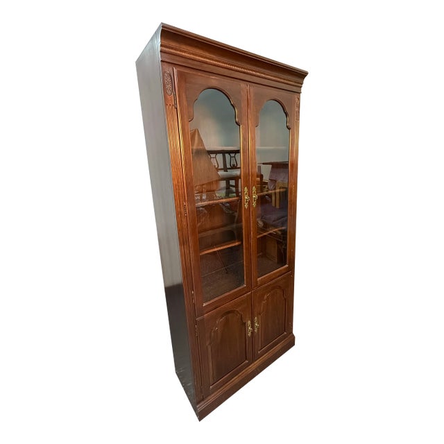 Vintage Ethan Allen Georgian Court Display Cabinet For Sale