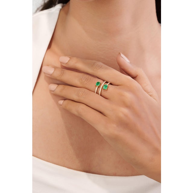 Green Mid 20th Style Spiral Wrap Emerald Diamond Multi Row Gold 14k Ring Size 5 For Sale - Image 8 of 17