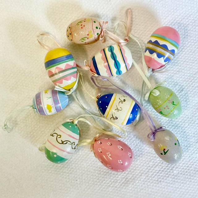 1970s Vintage Boho Chic Arts & Crafts Wooden Painted Easter Eggs - Set of 10 For Sale - Image 10 of 10
