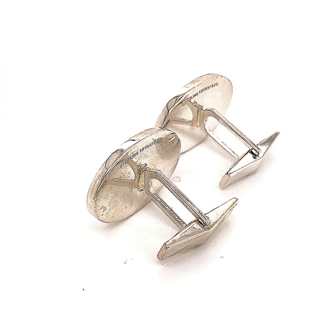 1990s Pair of Tiffany & Co. Estate Sterling Silver Wide Oval Cufflinks 19 Grams For Sale In New York - Image 6 of 12