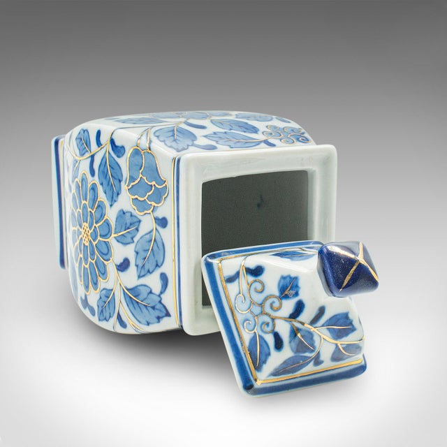 Ceramic 1980's Small Vintage Lidded Urn For Sale - Image 7 of 12