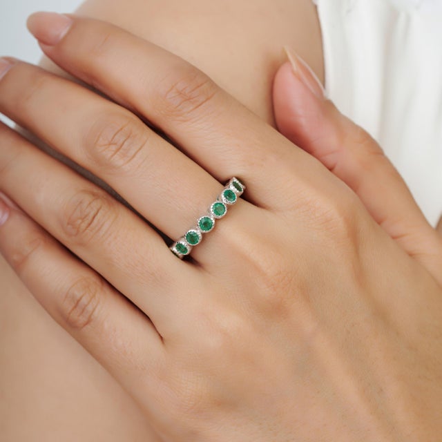 Certified 2.3 Ct Natural Emerald Milgrain Eternity Wedding / Anniversary Band Ring - Size 8 For Sale - Image 9 of 14
