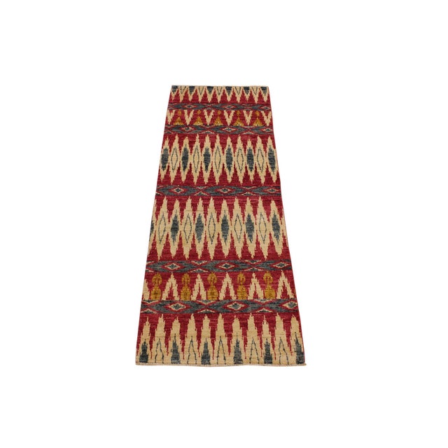 Textile Modern Ziegler Pink/Green Wool Runner Rug- 2 Ft. 7 In. X 7 Ft. 5 In. For Sale - Image 7 of 10