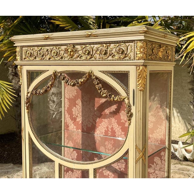 Napoleon III Lacquered Display Case For Sale - Image 4 of 13